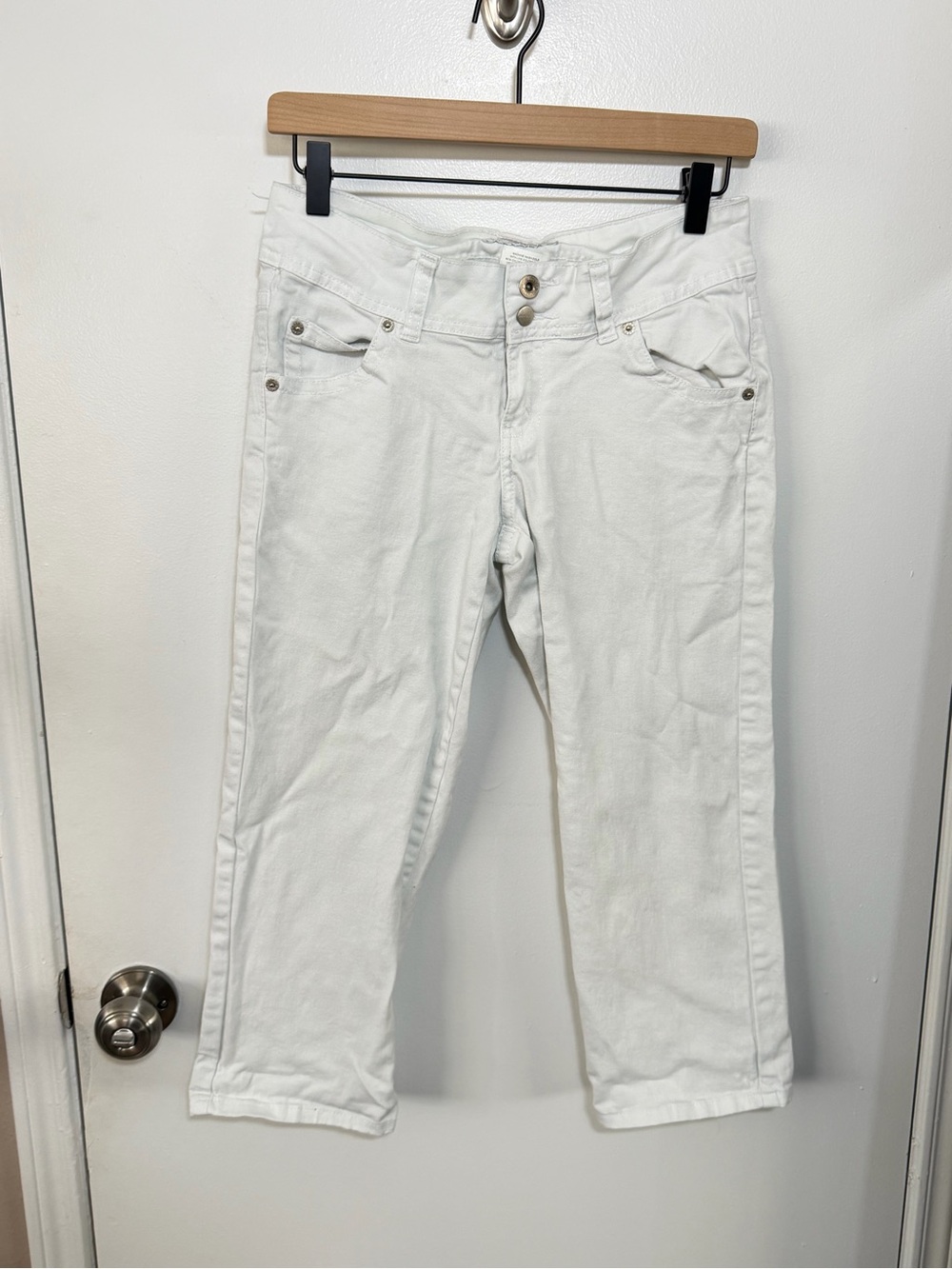 Jordache White Cropped Stretch Jeans - Size 5/6